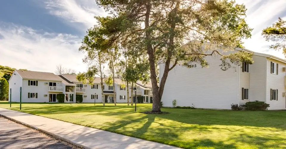 Brookwood_Building_View1