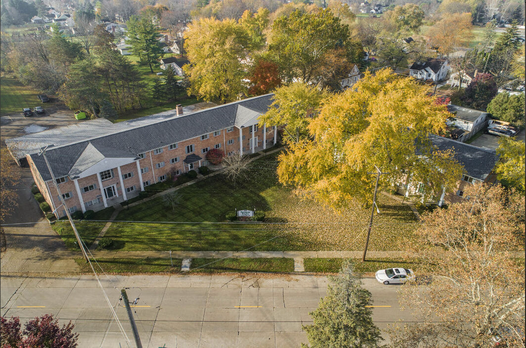 Mackinaw_BuildingUpperView