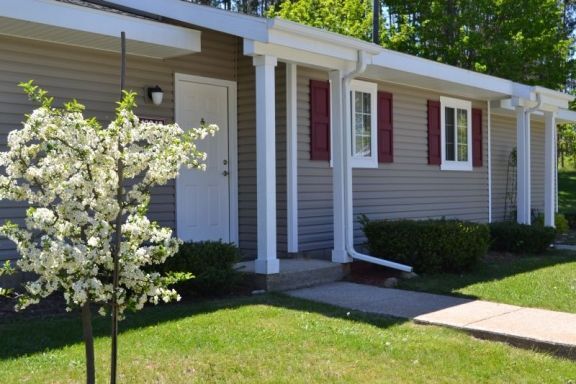 10800-10876-vans-ln-fife-lake-mi-building-photo (2)