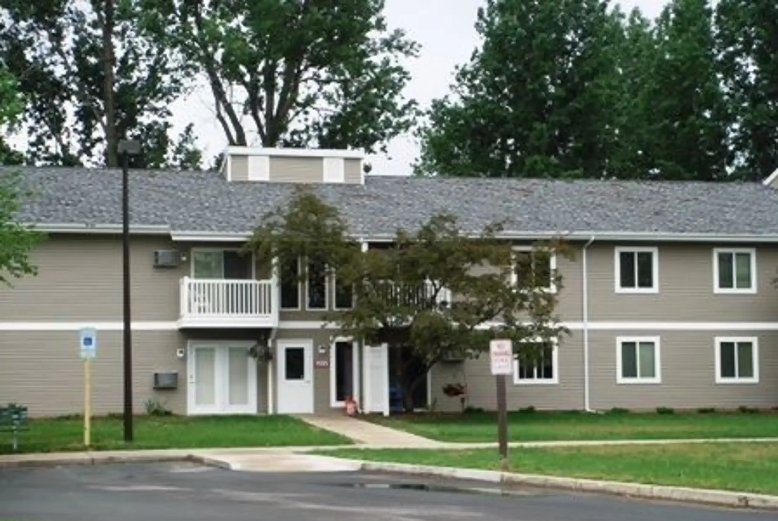 OakPark_Building_Exterior