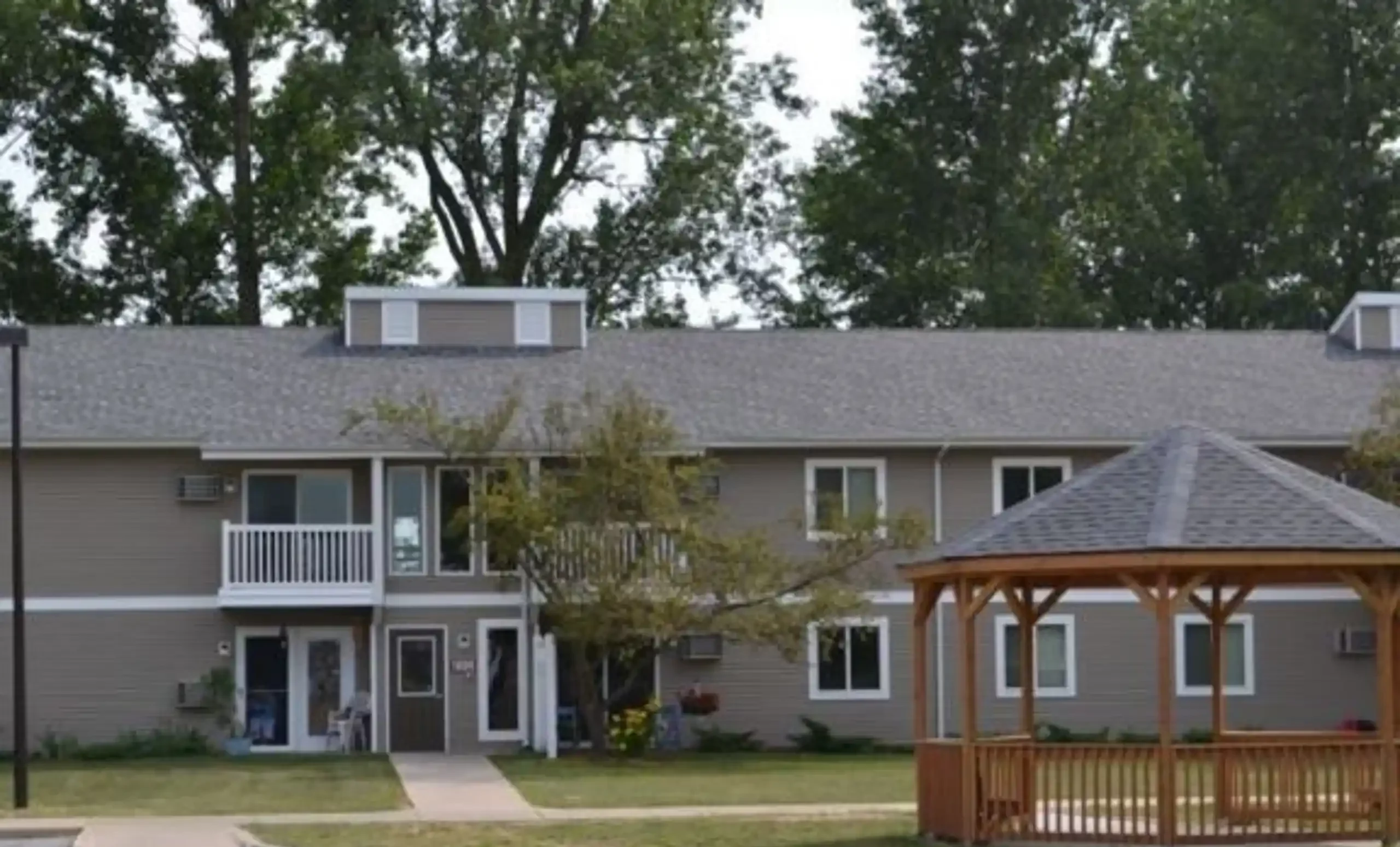OakPark_Exterior_Gazebo