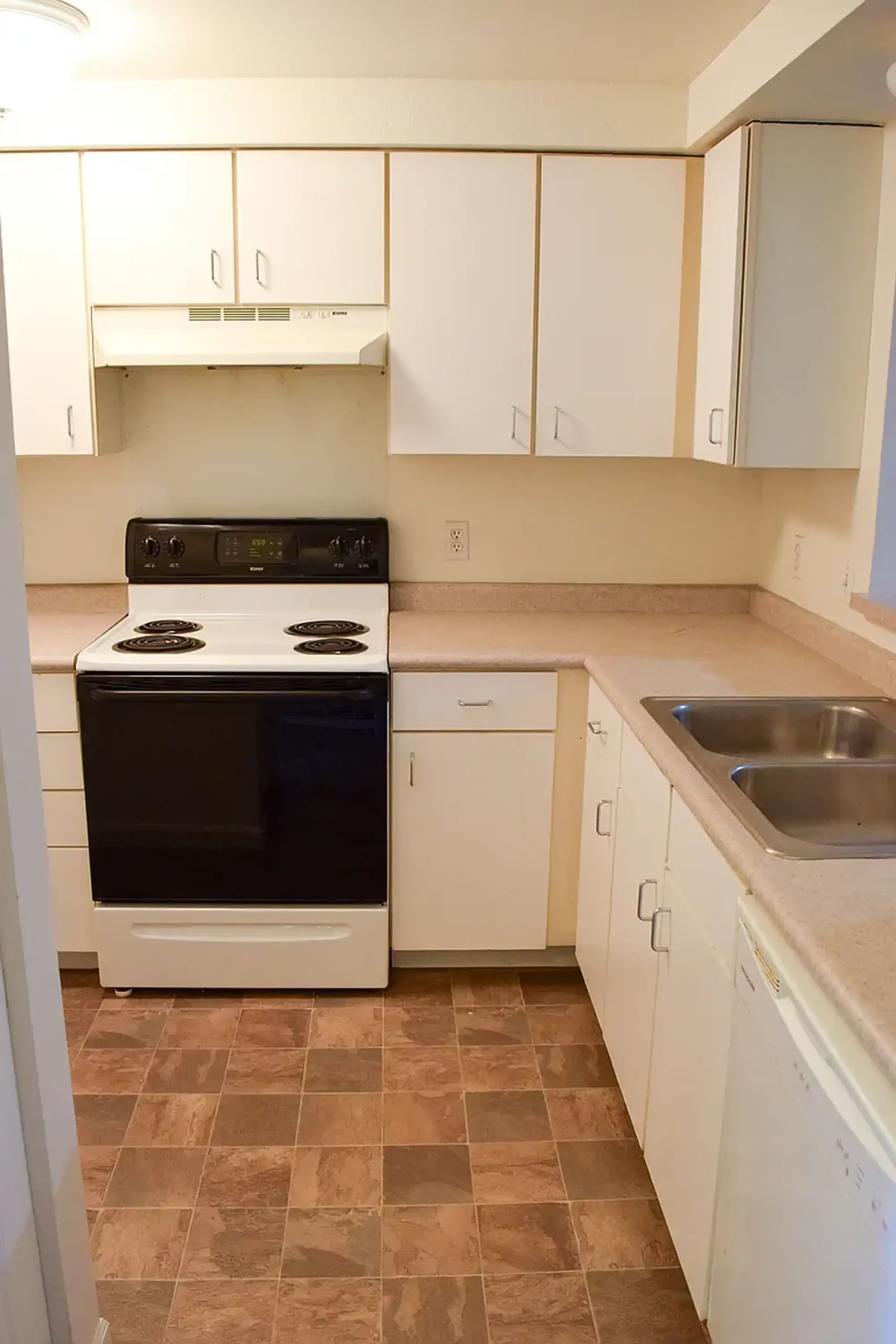 Parkside_Kitchen_StoveSink