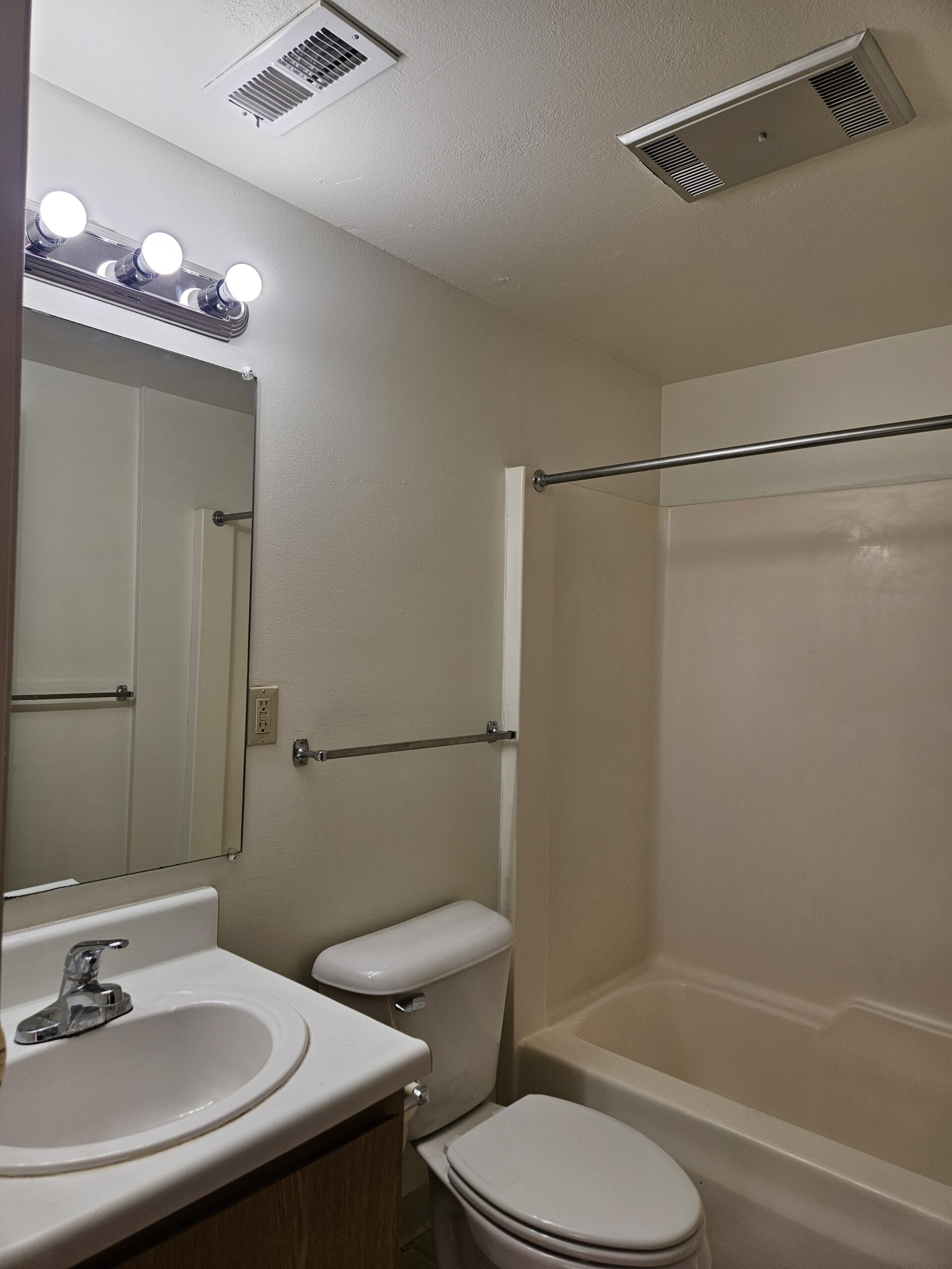 Lighthouse_Bathroom