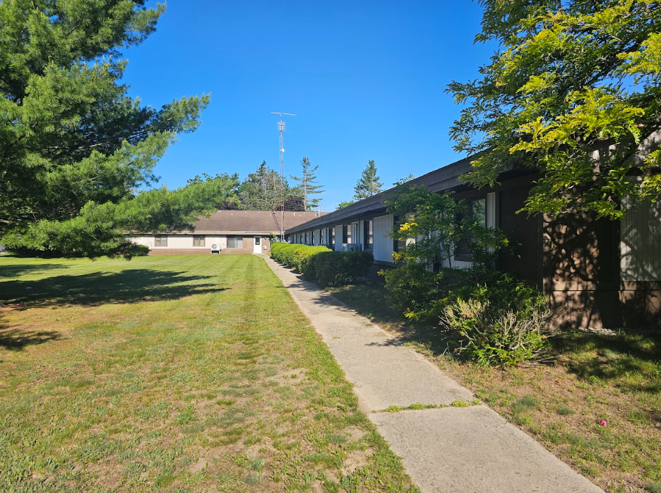 6a3bd0e22cdb9c1135549b4c_Walkway